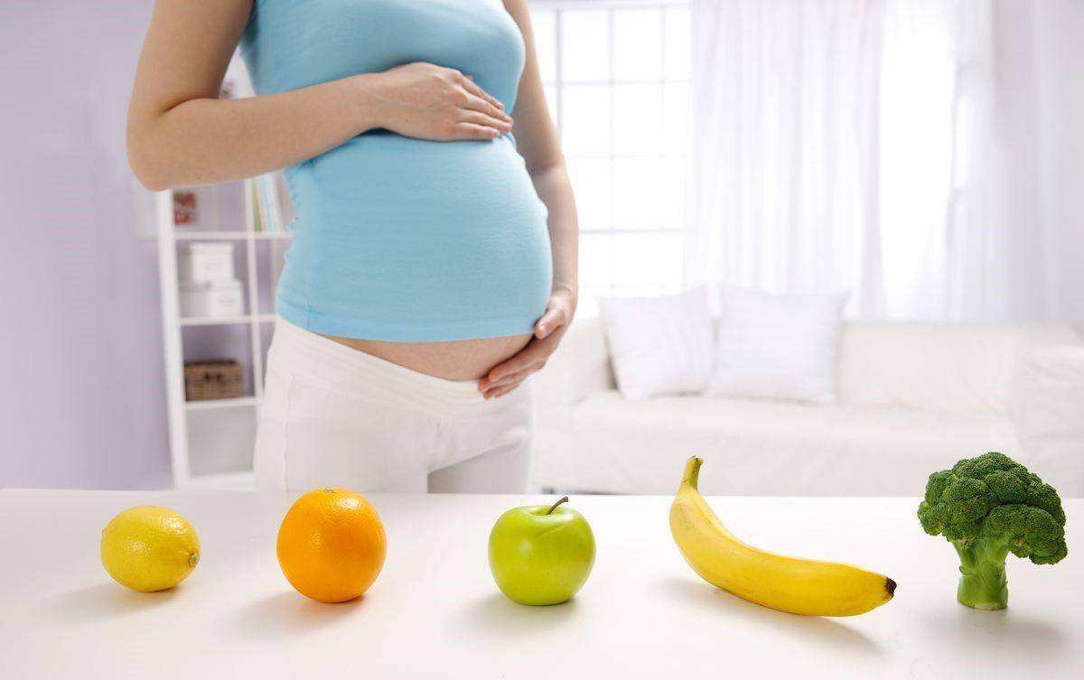 給五個月大的寶寶添加輔食的五大步驟，讓宝宝輕鬆地攝入更多營養！
