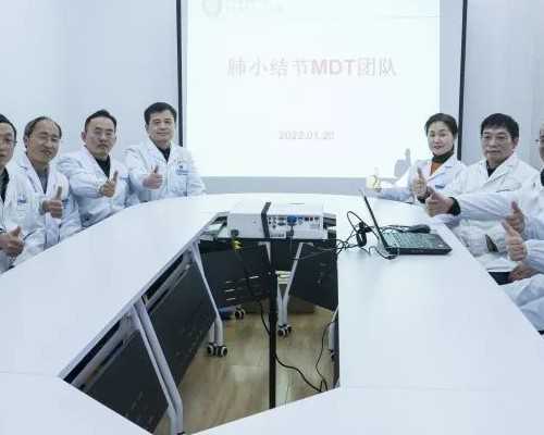 代怀孕30周肚脐附近胎动明显正常吗