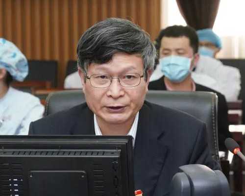 白带拉丝4天后才测到强阳，先排卵还是先白带拉丝？