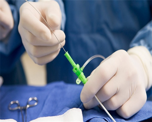 霉菌性阴道炎：详解四种核心治疗方法